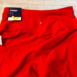 Women’s Old Navy Orange Crop High Rise Powersoft Leggings 
Size M